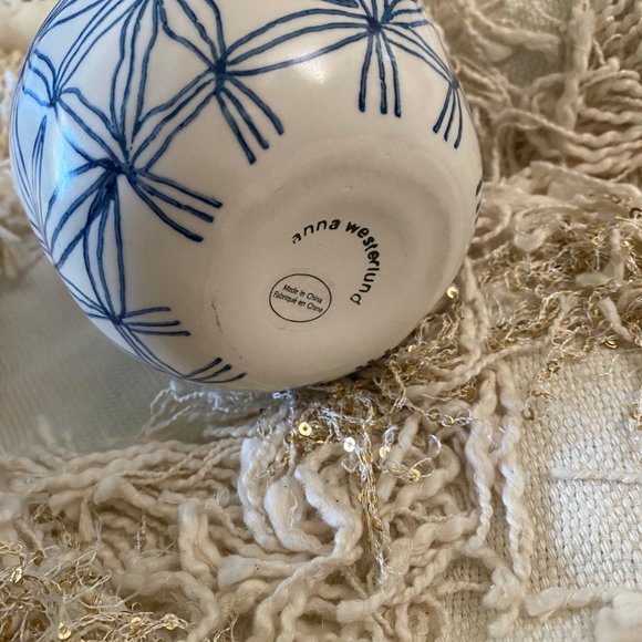 ANTHROPOLOGIE Keramisk Blue Star Patterned Vase - Picture 5 of 8